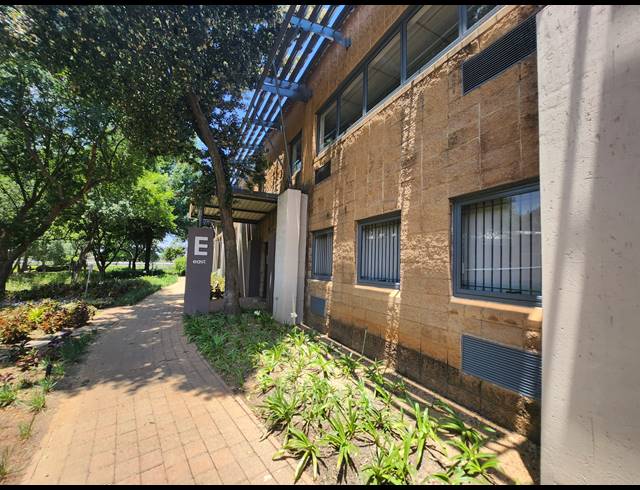 385.40M² OFFICE TO LET IN RANDJESPARK